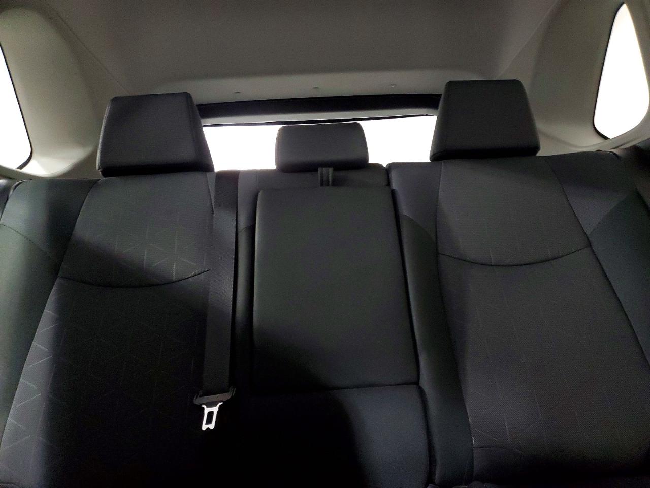 2025 TOYOTA RAV4 XLE photo 10