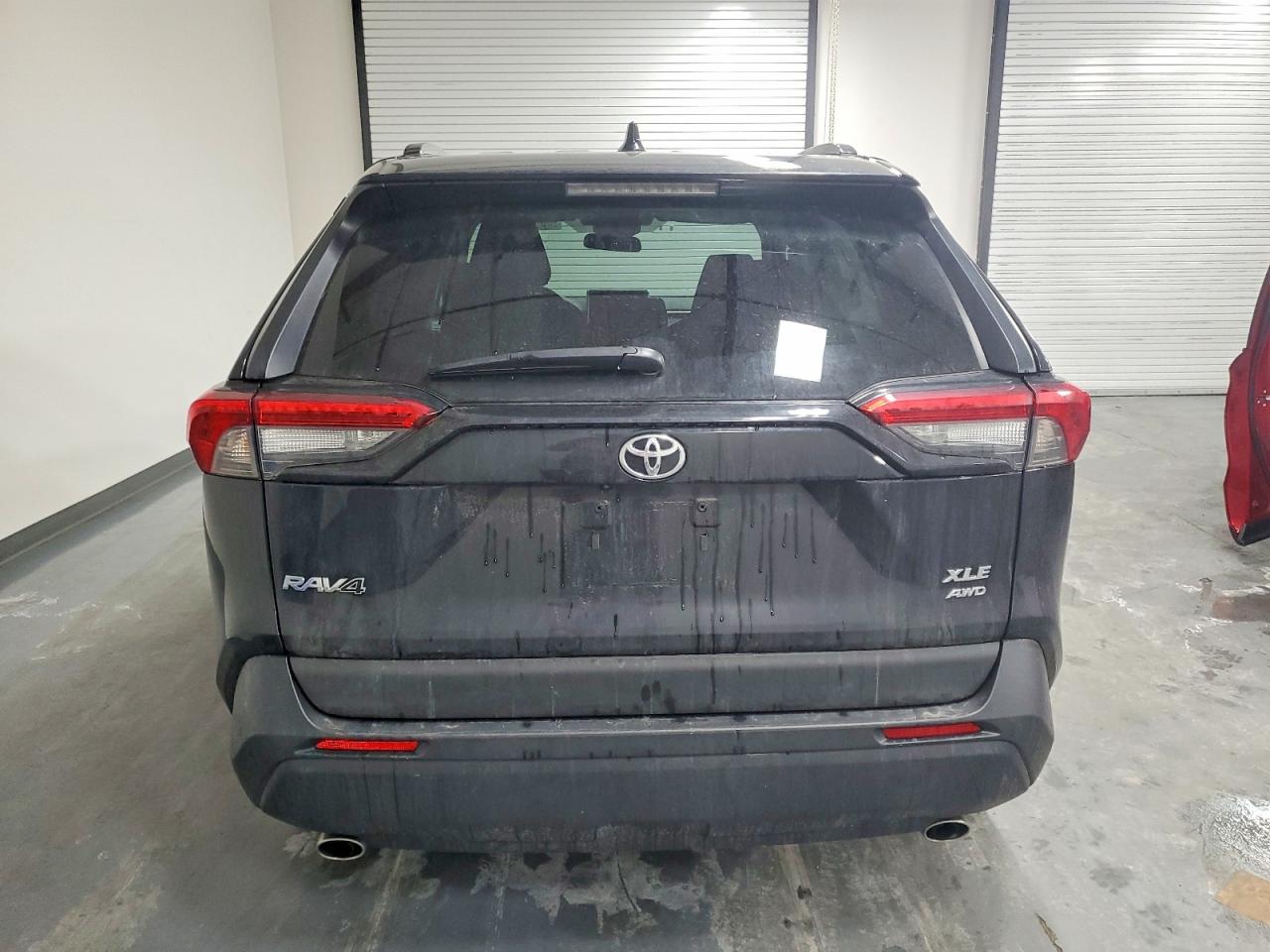2025 TOYOTA RAV4 XLE photo 6