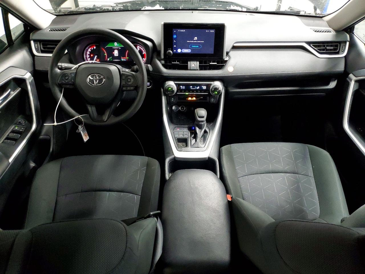 2025 TOYOTA RAV4 XLE photo 8