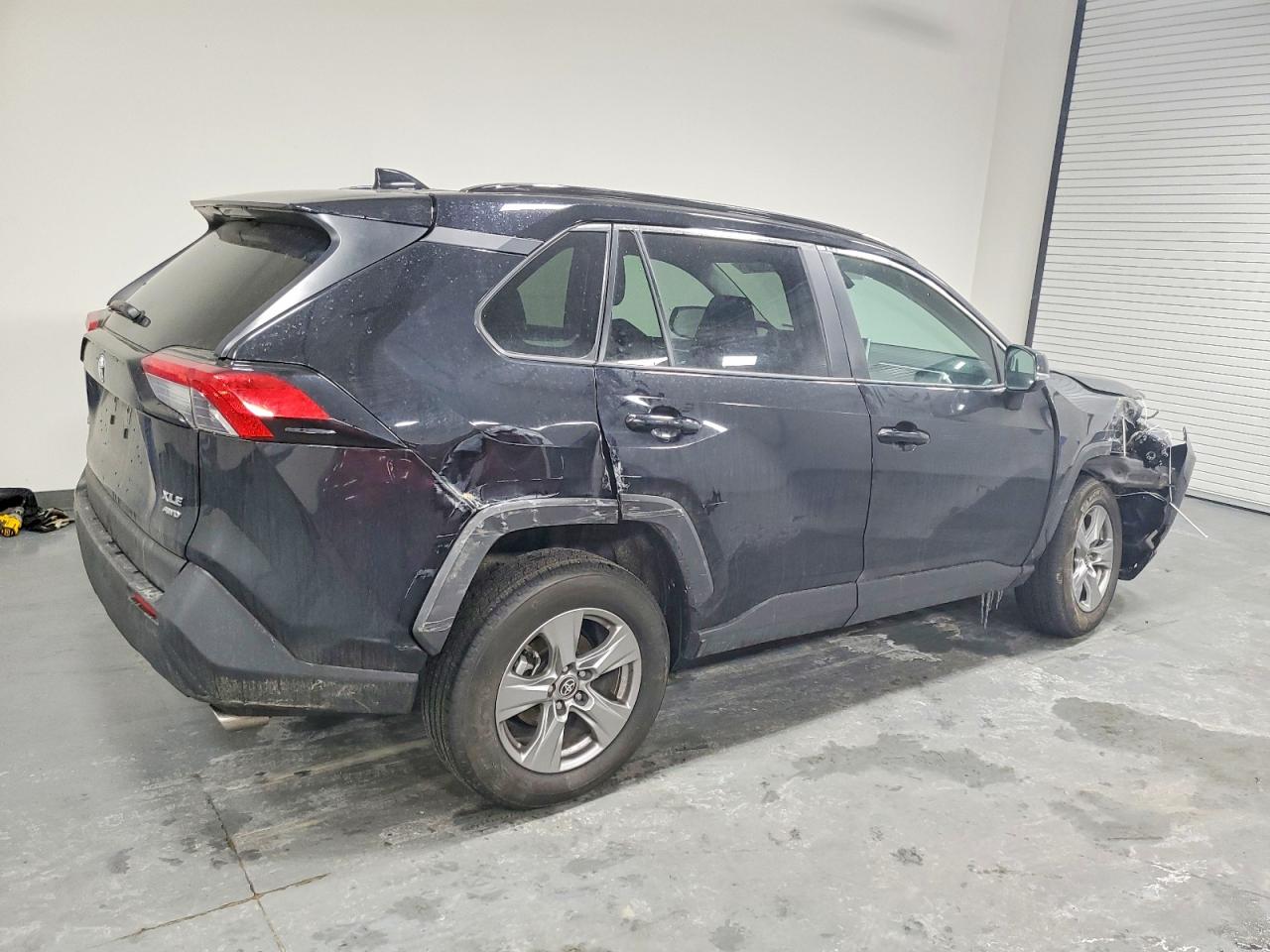2025 TOYOTA RAV4 XLE photo 3