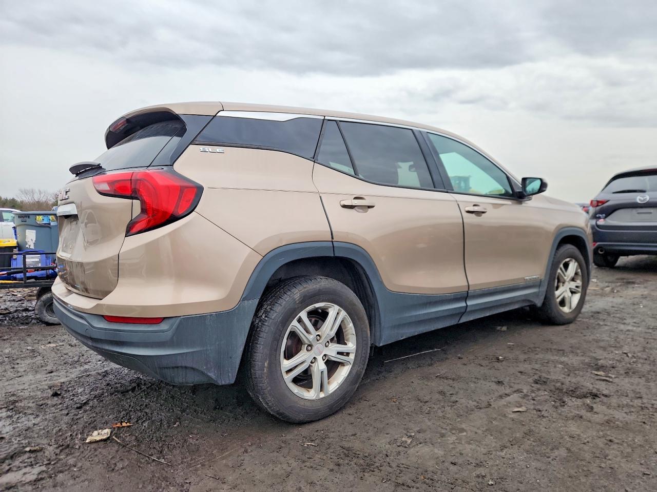 2018 GMC TERRAIN SLE photo 3