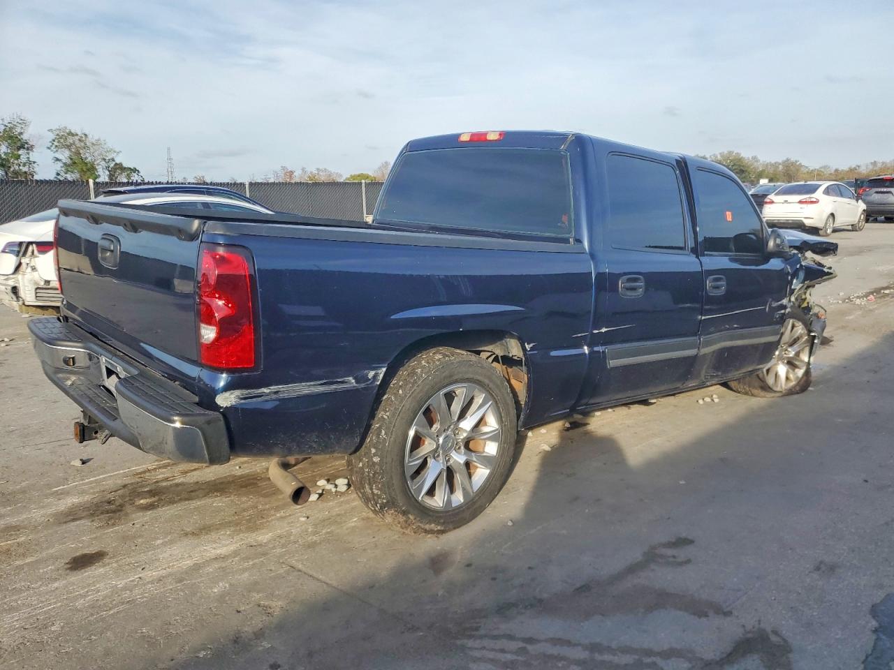 2005 CHEVROLET SILVERADO C1500 photo 3
