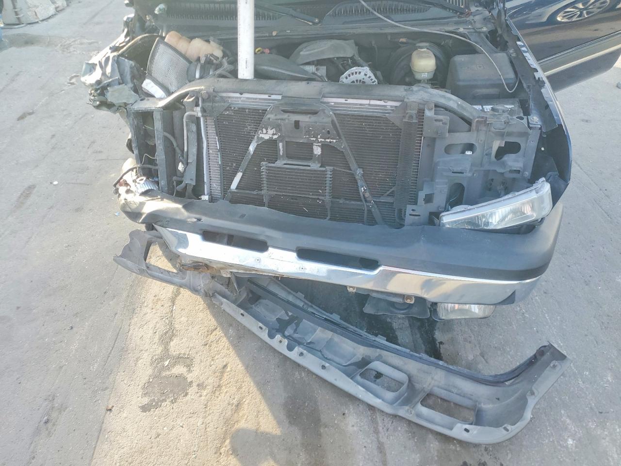 2005 CHEVROLET SILVERADO C1500 photo 11