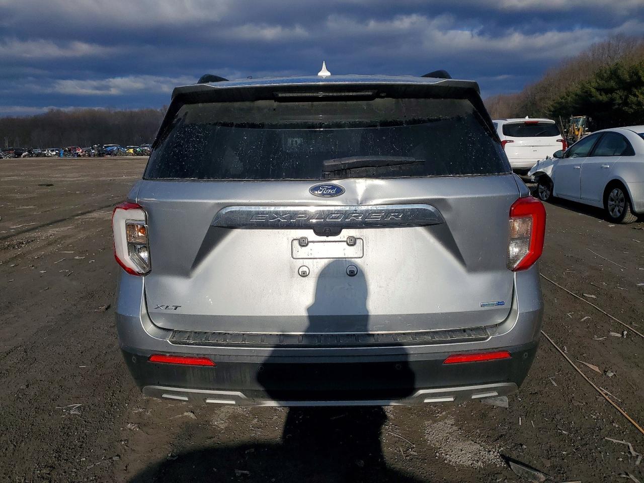 2020 FORD EXPLORER XLT photo 6