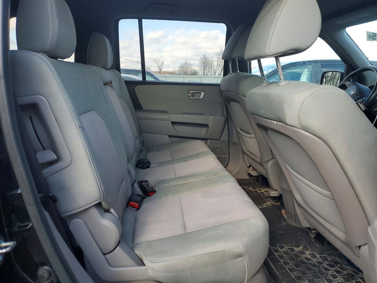 2015 HONDA PILOT EX photo 11