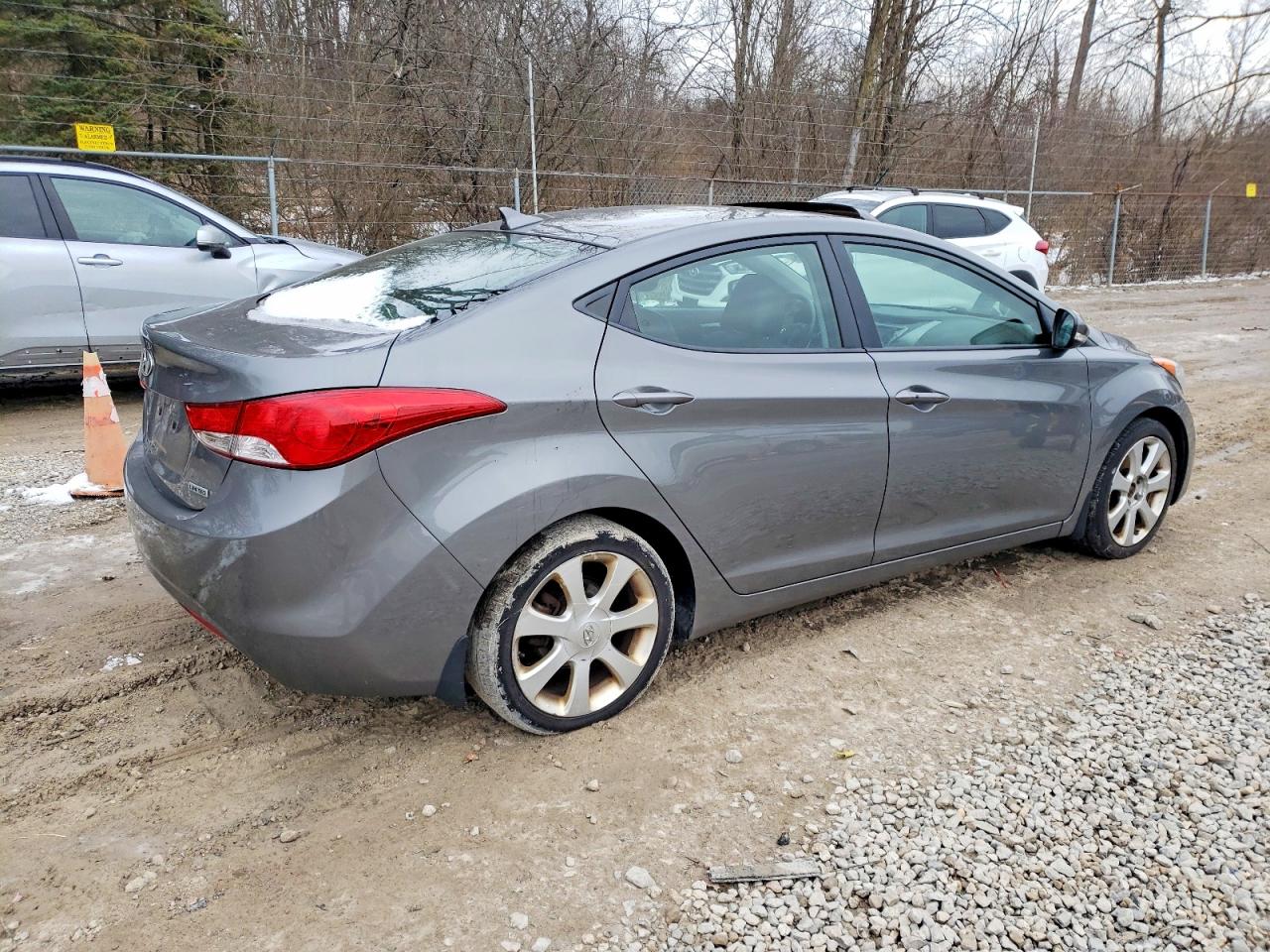 2013 HYUNDAI ELANTRA GLS photo 3