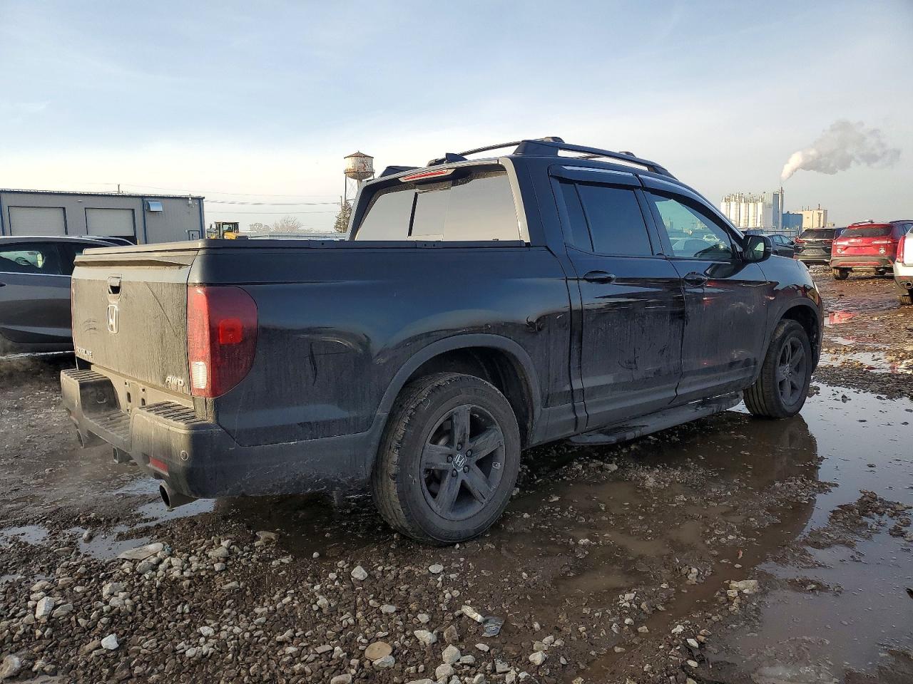 2021 HONDA RIDGELINE BLACK EDITION photo 3
