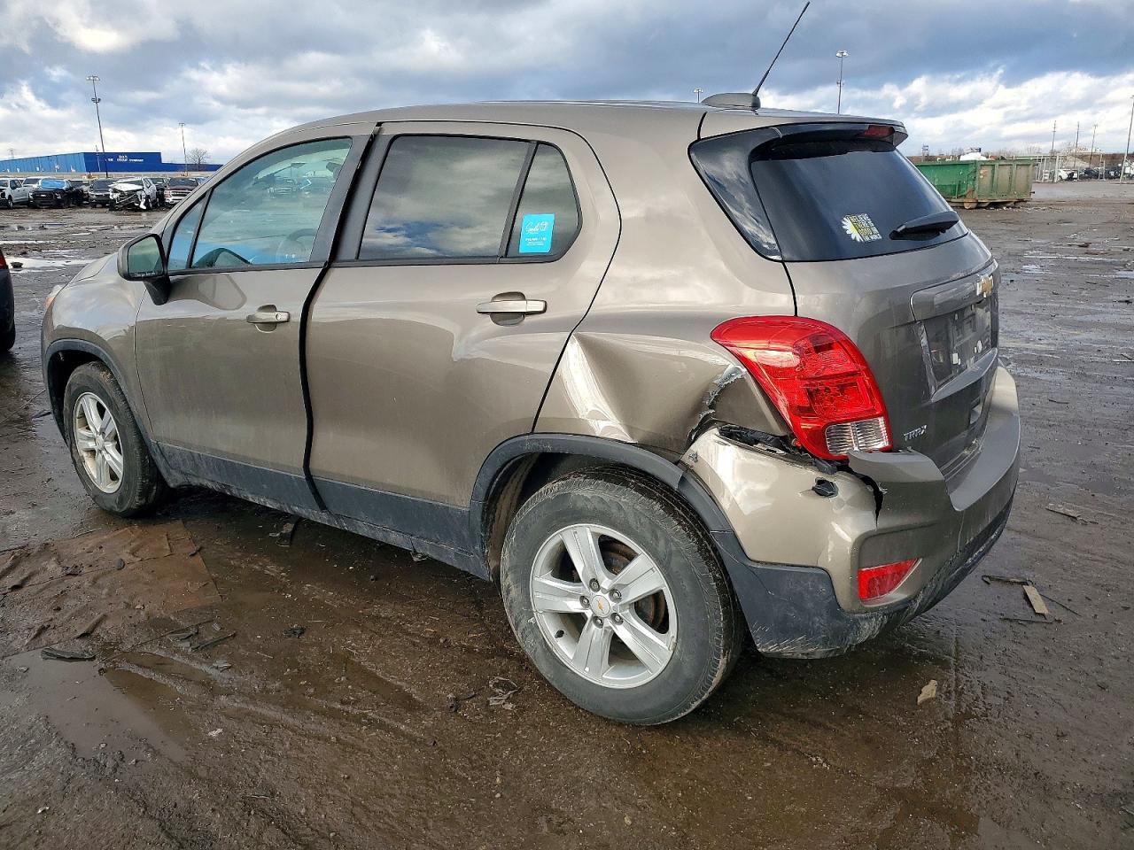 2020 CHEVROLET TRAX LS photo 2