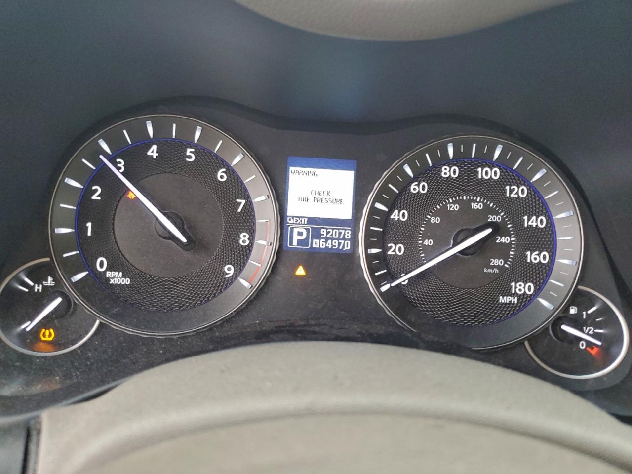 2012 INFINITI M37 photo 9