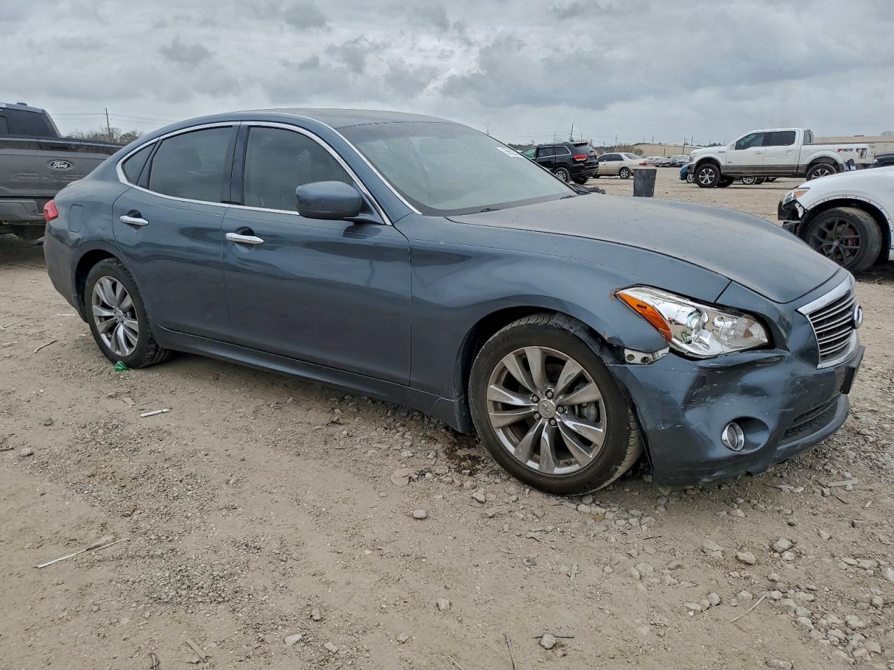 2012 INFINITI M37 photo 4