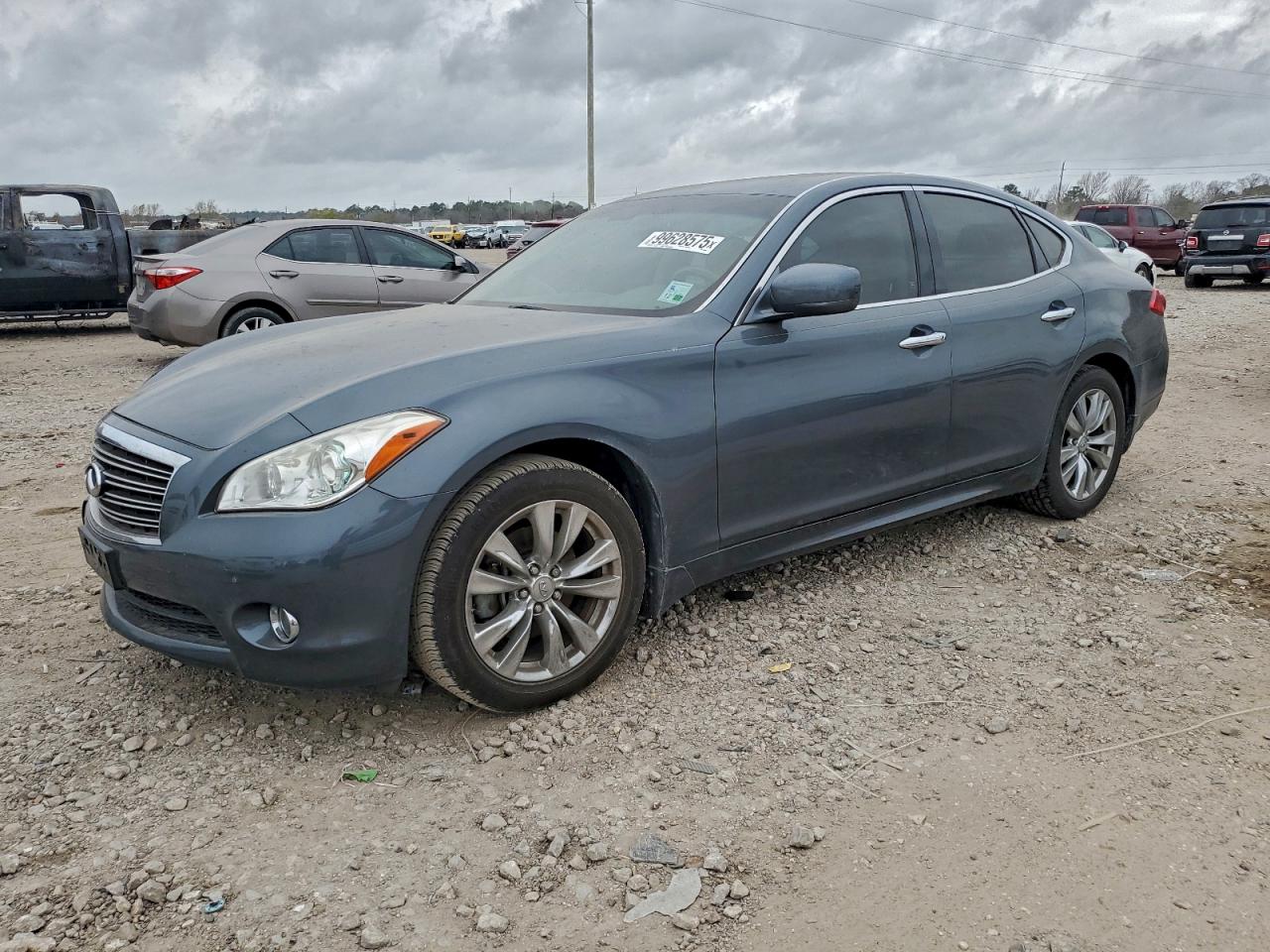 2012 INFINITI M37
