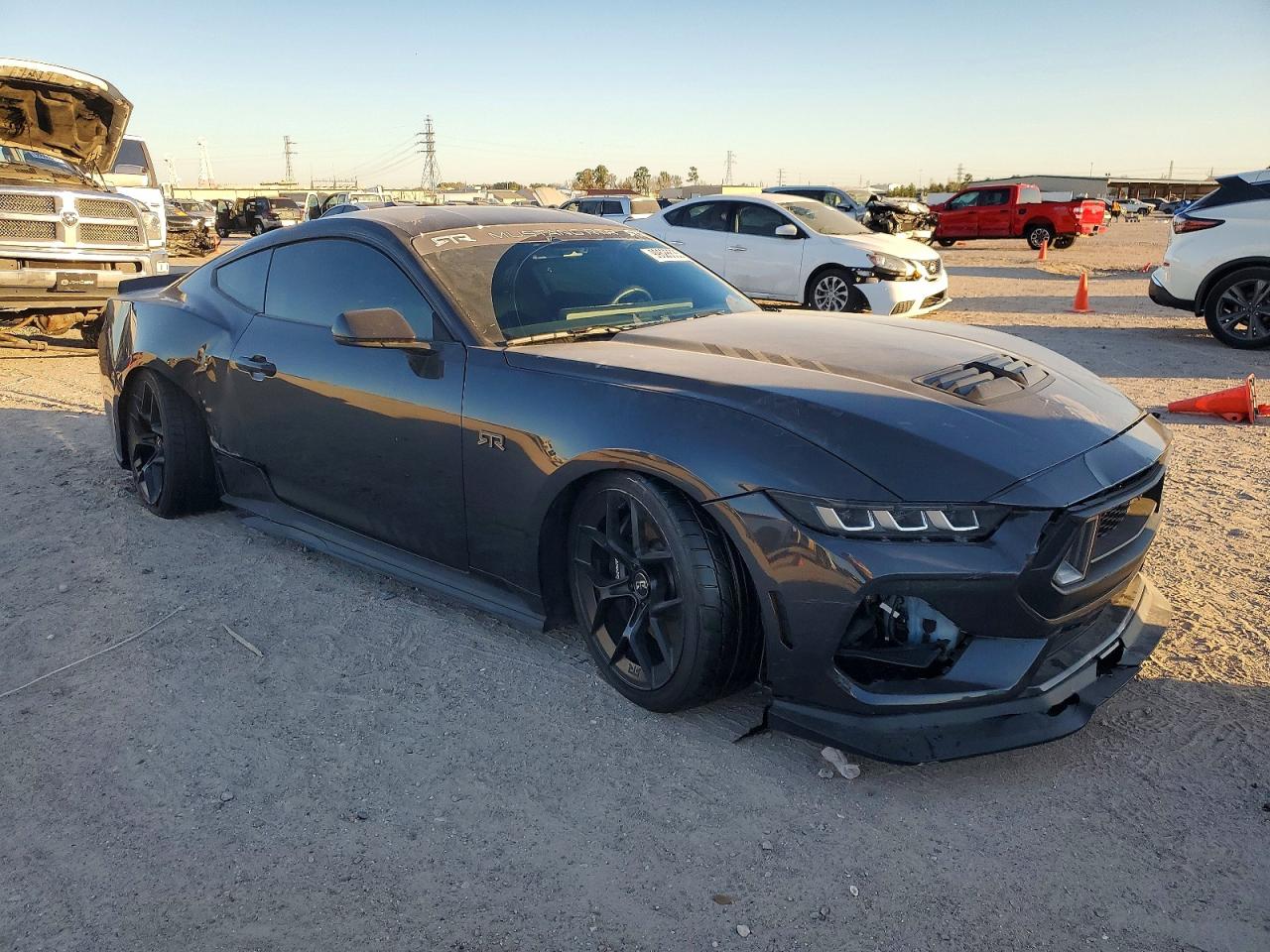 2024 FORD MUSTANG GT photo 4