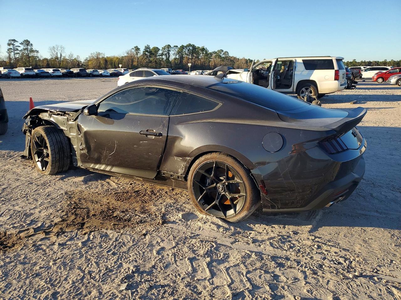 2024 FORD MUSTANG GT photo 2