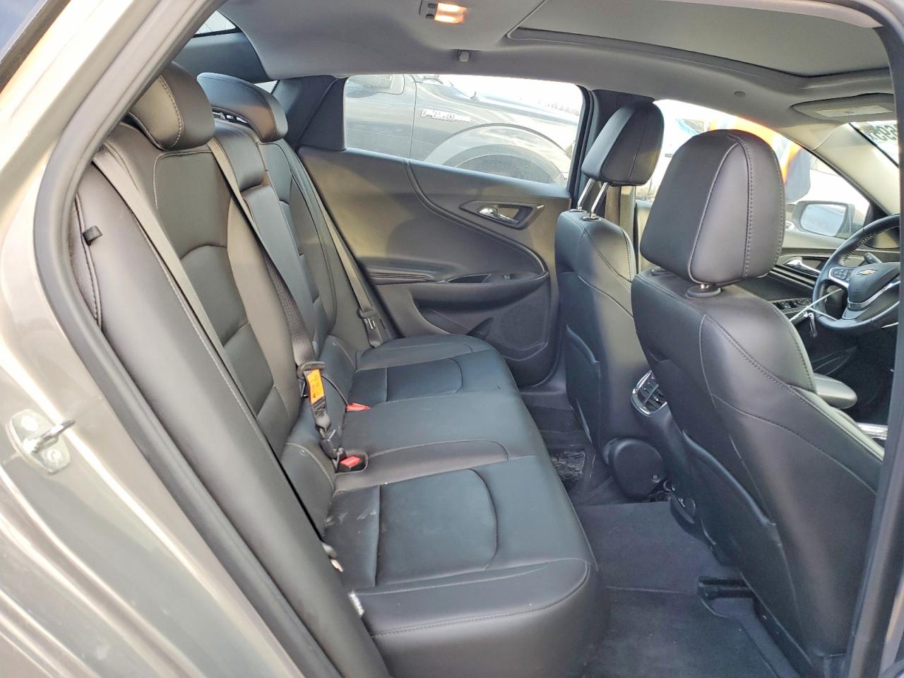 2017 CHEVROLET MALIBU LT photo 10