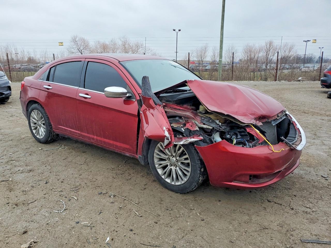 2013 CHRYSLER 200 LIMITED photo 4