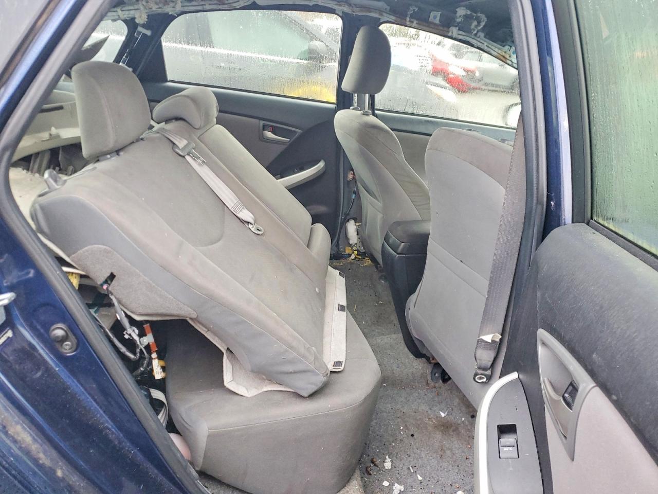 2012 TOYOTA PRIUS photo 10