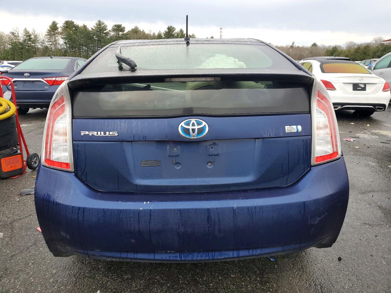 2012 TOYOTA PRIUS photo 6