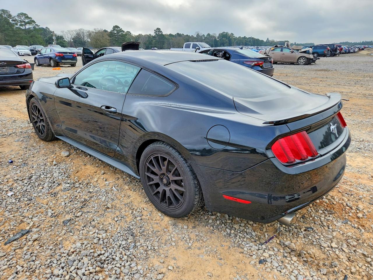 2016 FORD MUSTANG photo 2