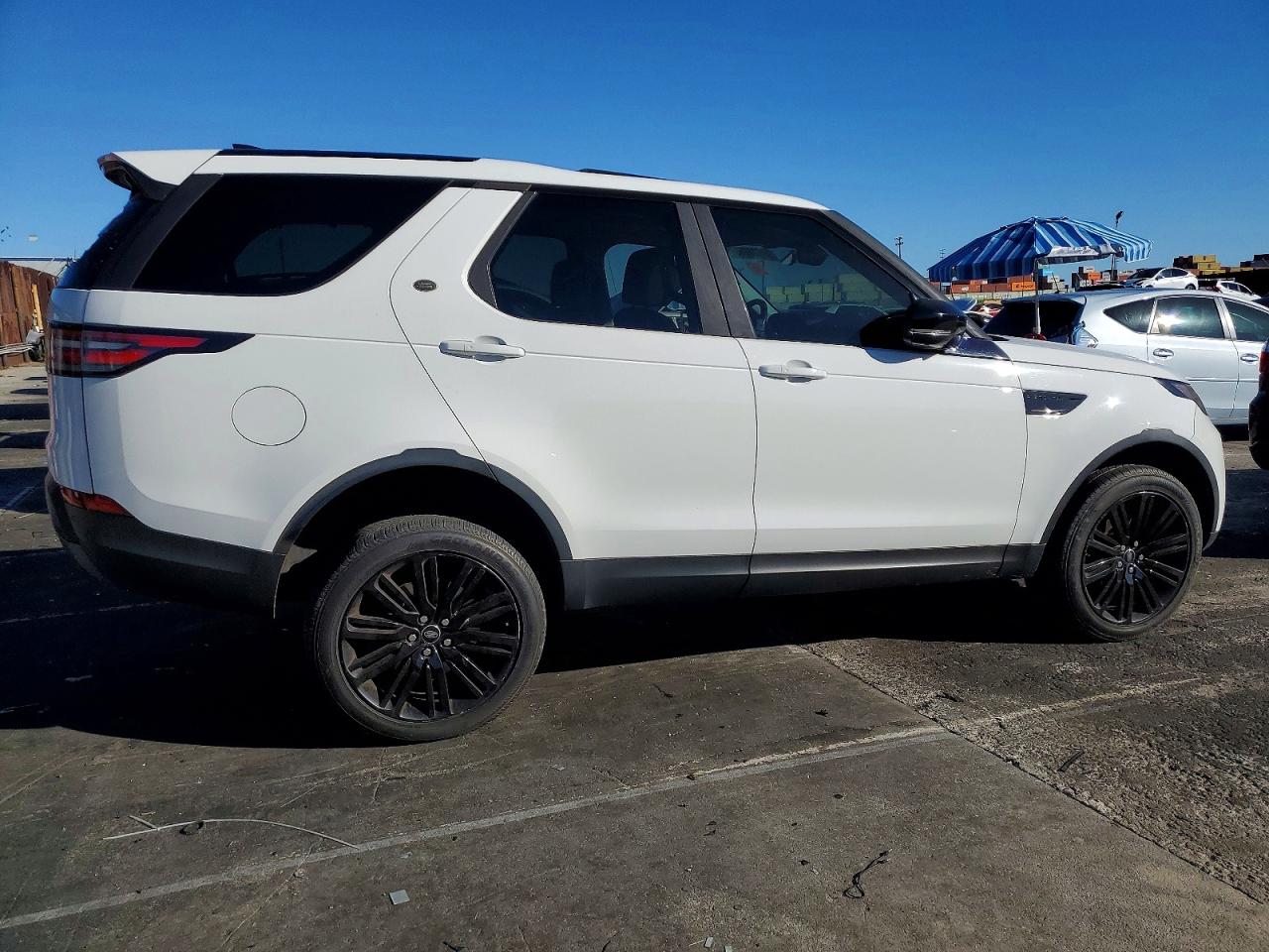 2017 LAND ROVER DISCOVERY HSE LUXURY photo 3