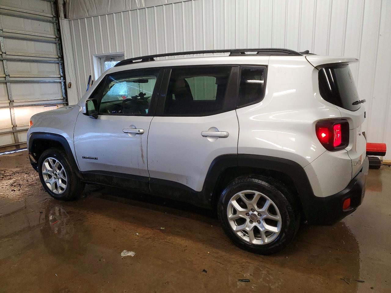 2017 JEEP RENEGADE LATITUDE photo 2