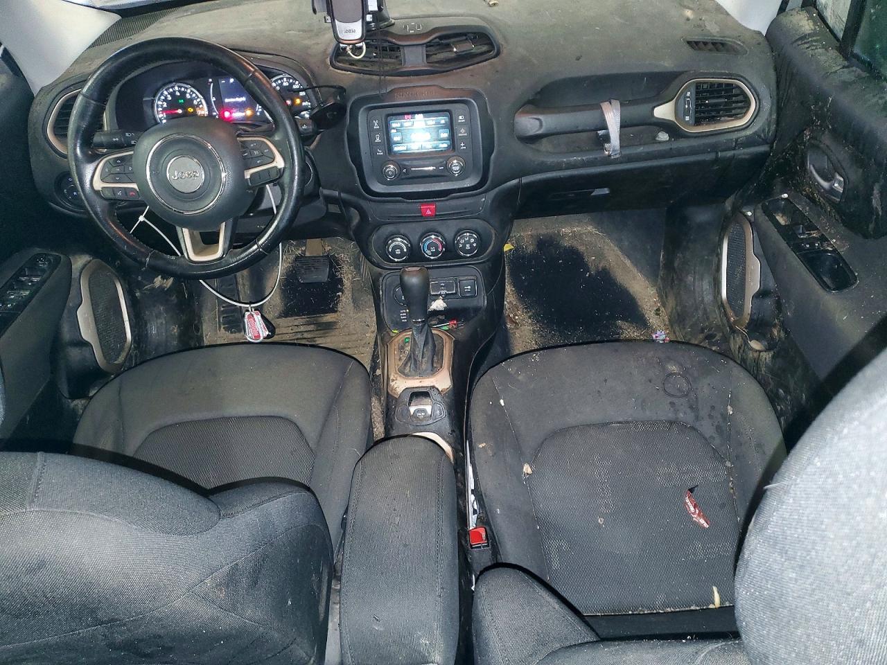 2017 JEEP RENEGADE LATITUDE photo 8