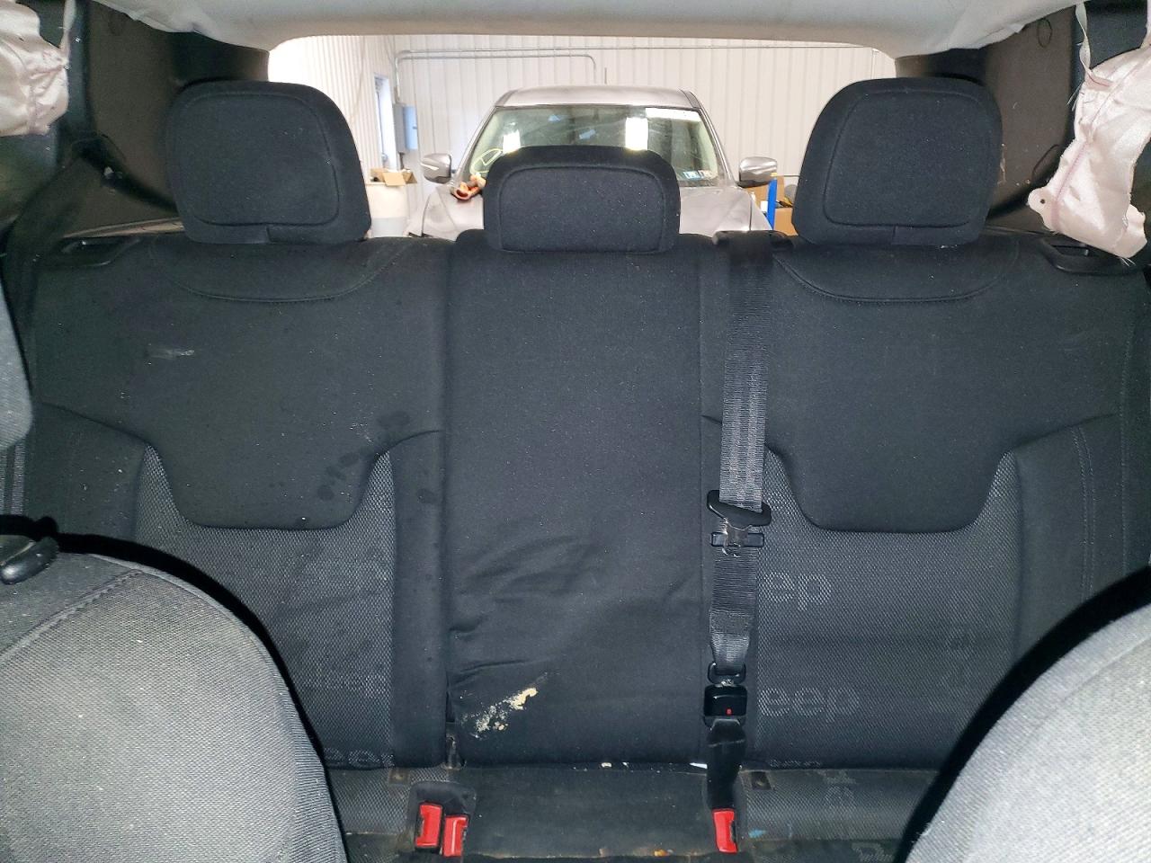 2017 JEEP RENEGADE LATITUDE photo 10