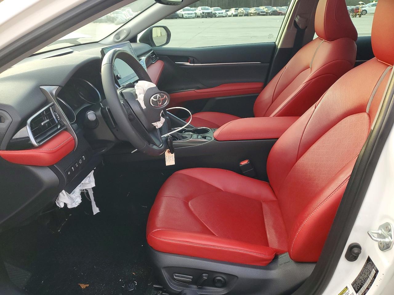 2022 TOYOTA CAMRY XSE photo 13