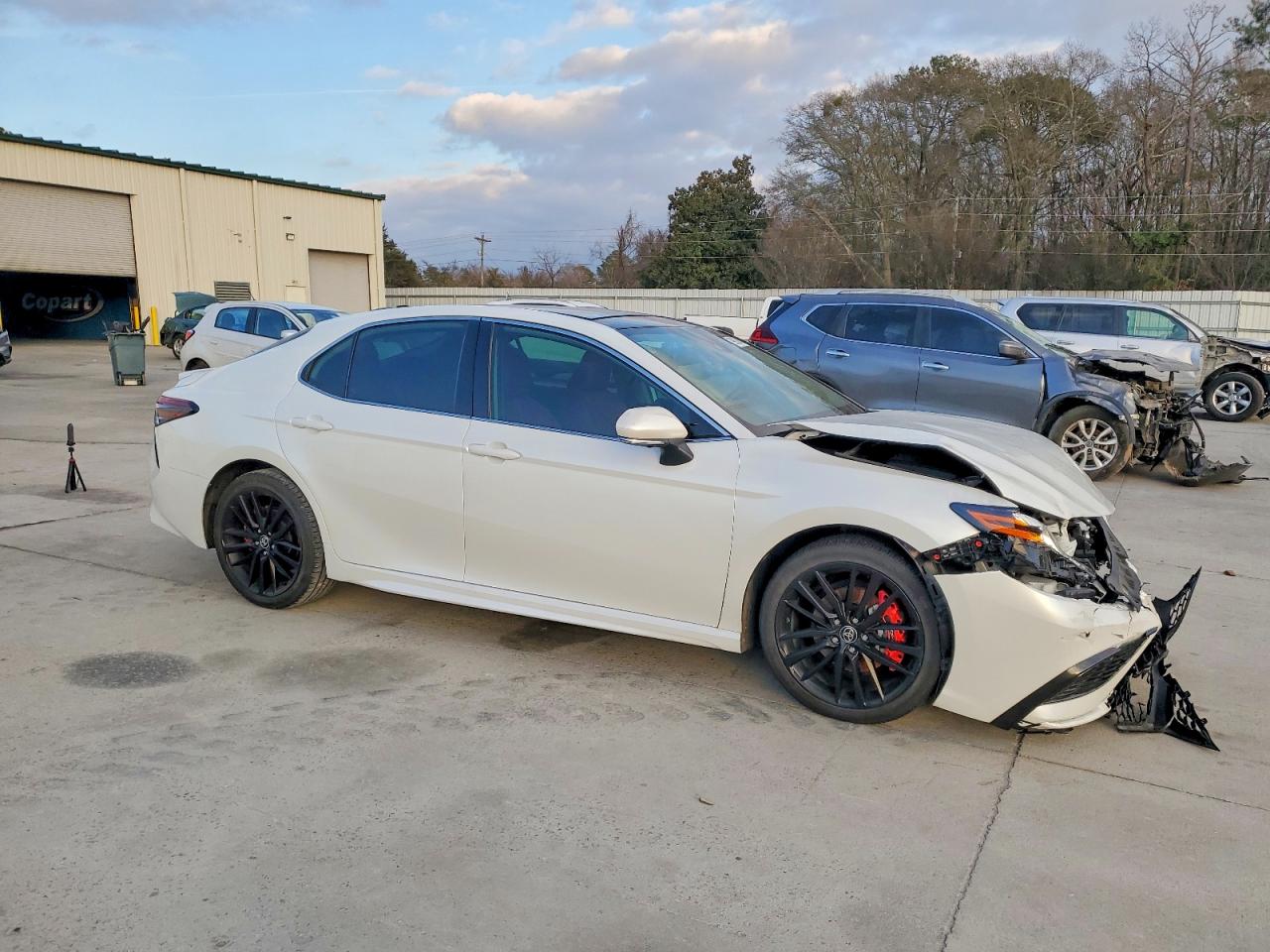 2022 TOYOTA CAMRY XSE photo 7
