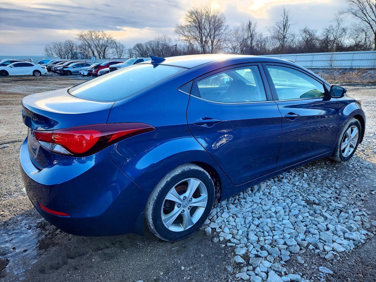 2016 HYUNDAI ELANTRA SE photo 3