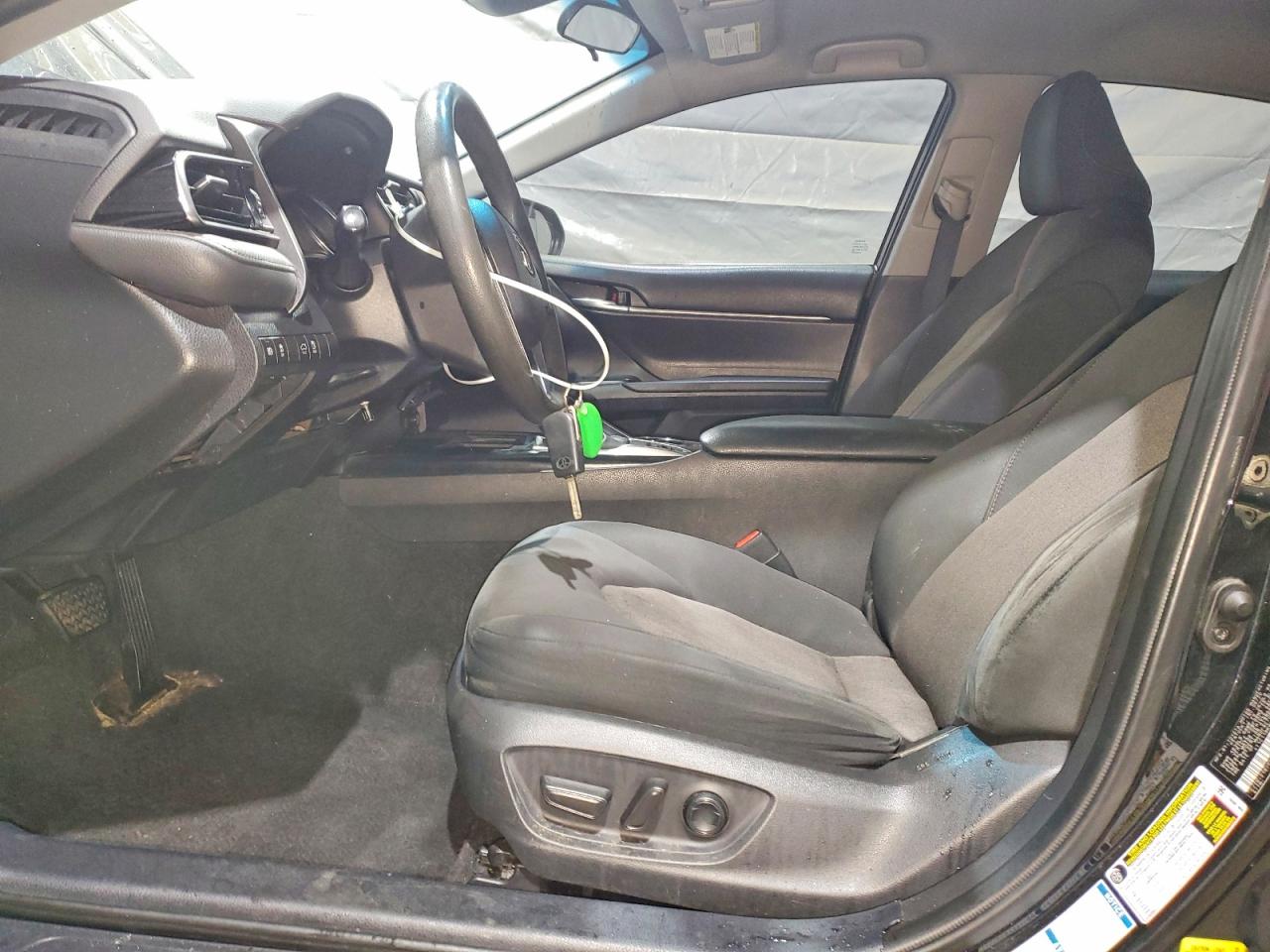 2020 TOYOTA CAMRY LE photo 7