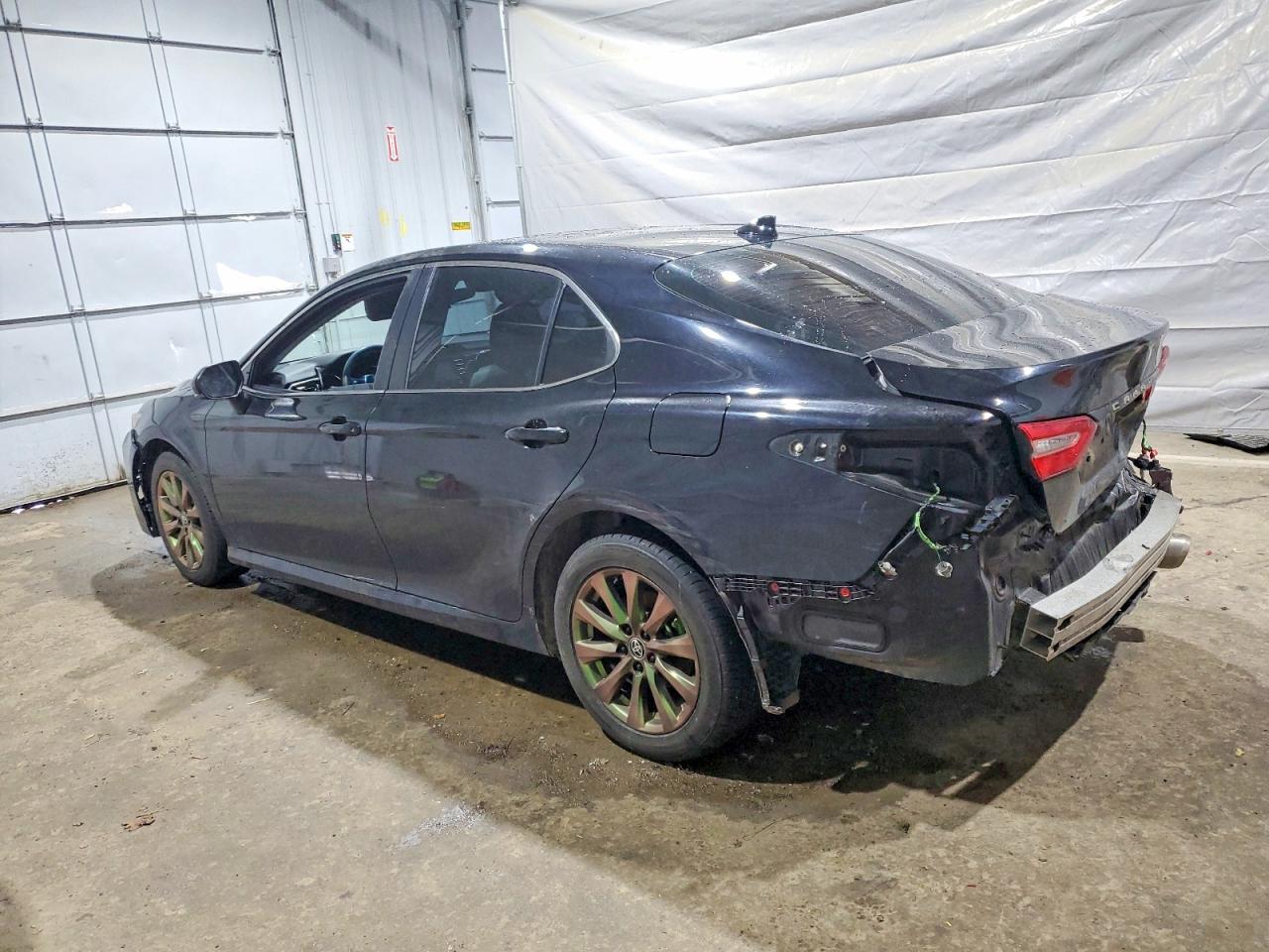 2020 TOYOTA CAMRY LE photo 2