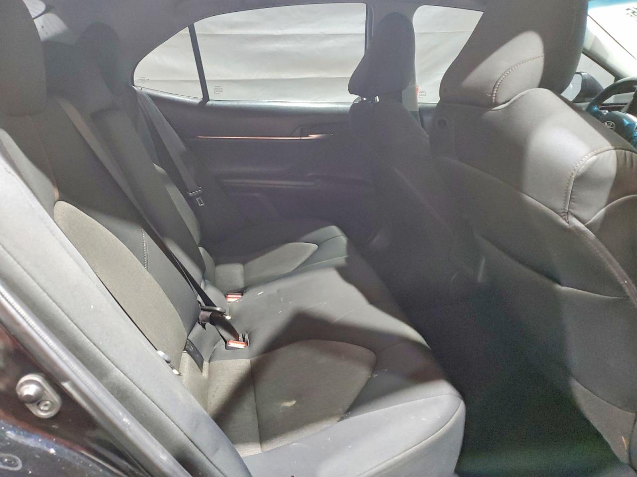 2020 TOYOTA CAMRY LE photo 10