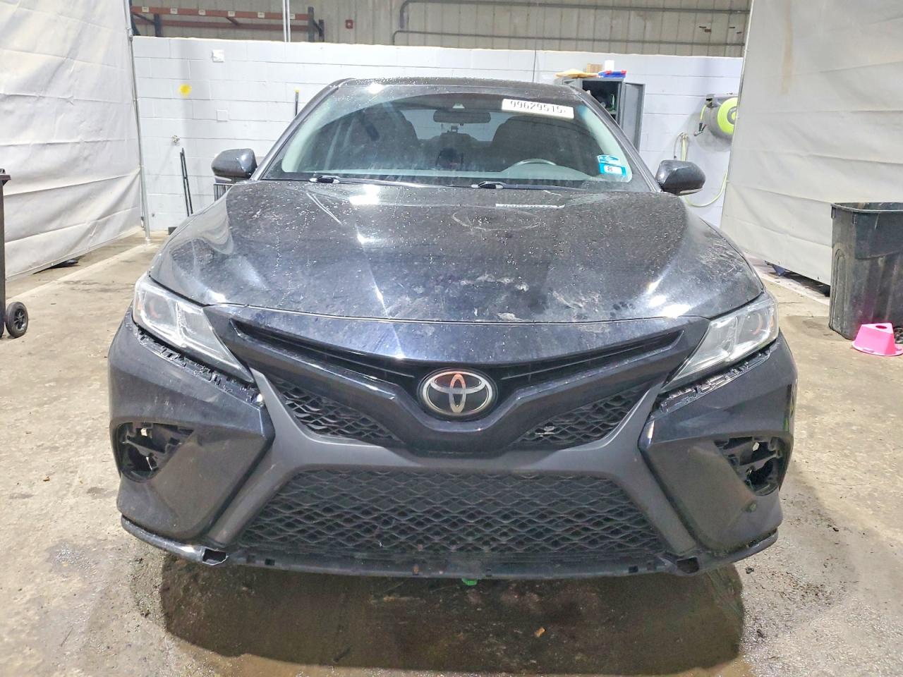 2020 TOYOTA CAMRY LE photo 5