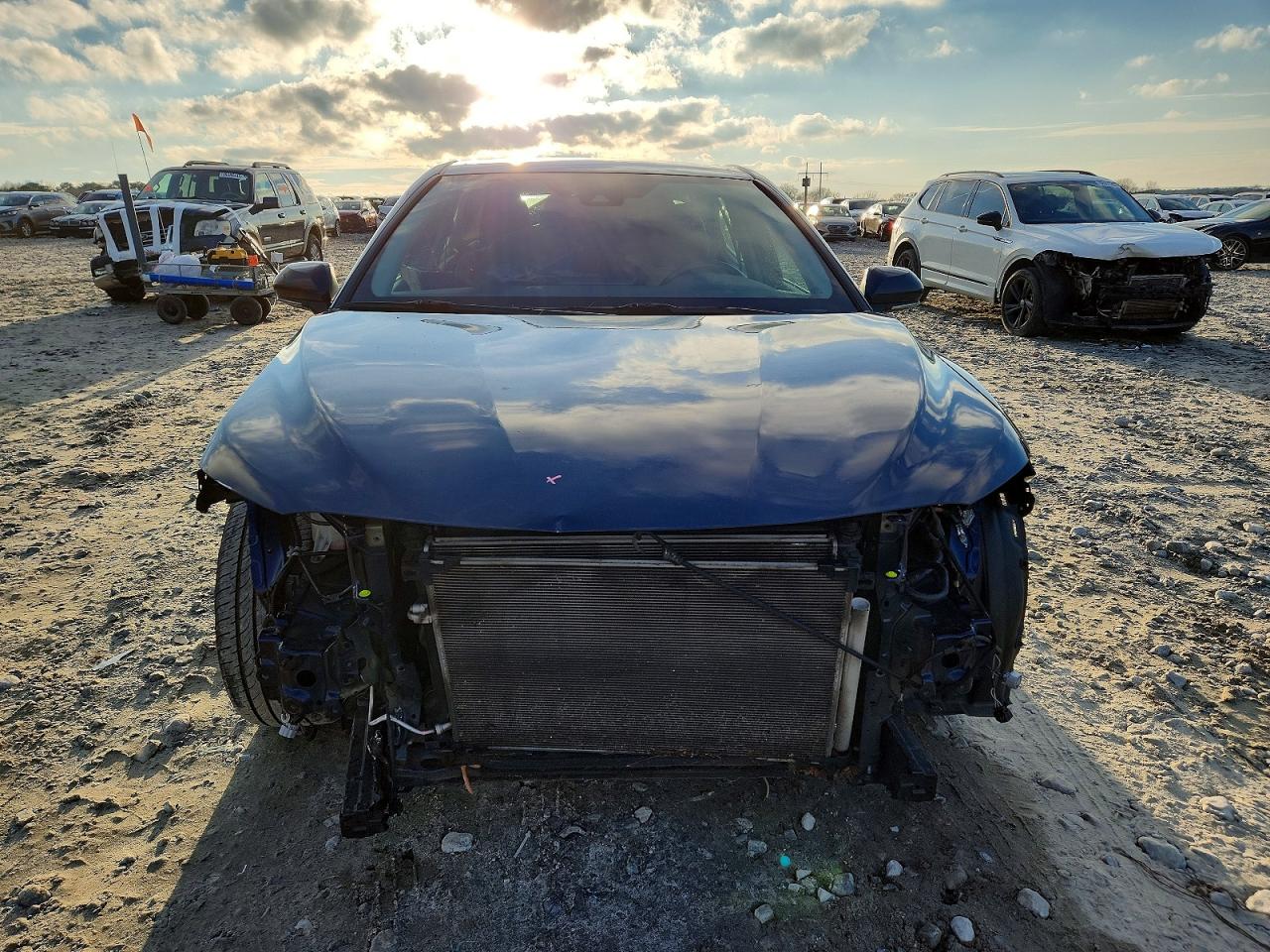 2022 TOYOTA CAMRY SE photo 5