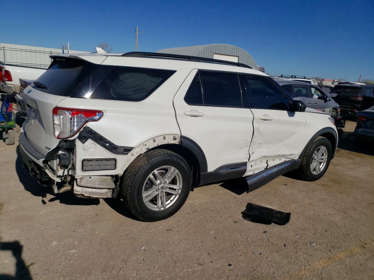 2020 FORD EXPLORER XLT photo 3