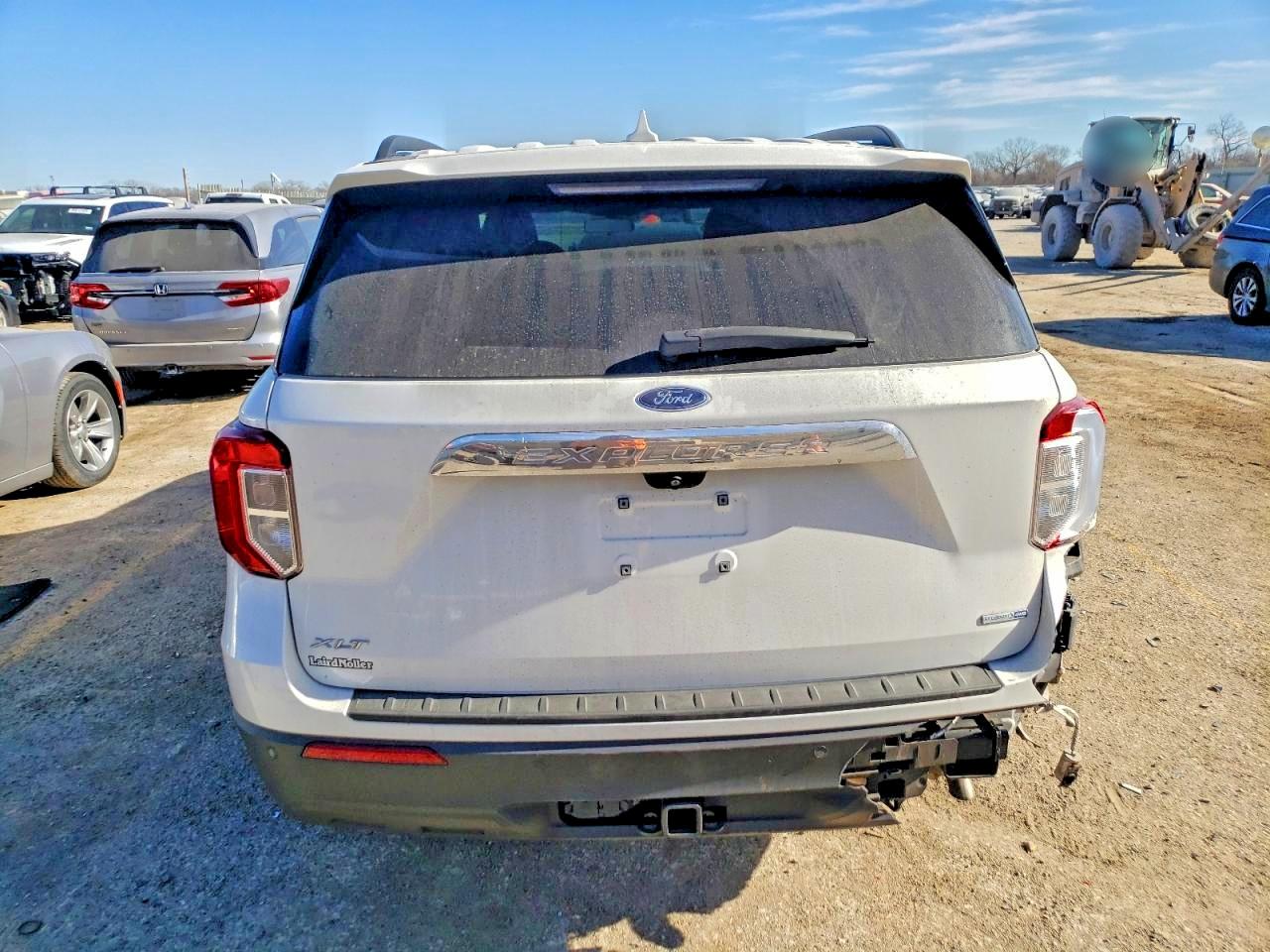 2020 FORD EXPLORER XLT photo 6