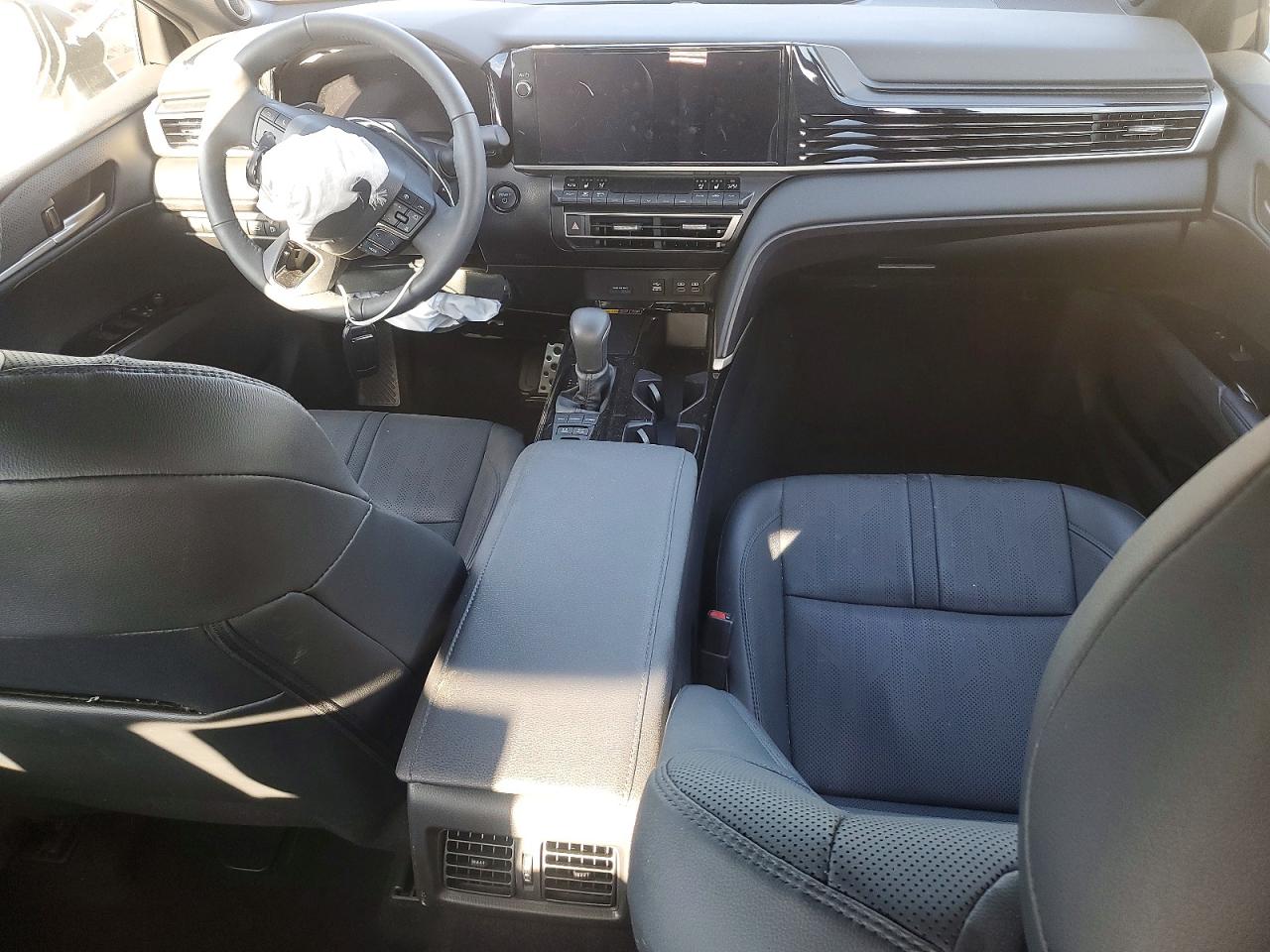 2025 TOYOTA CAMRY XSE photo 8
