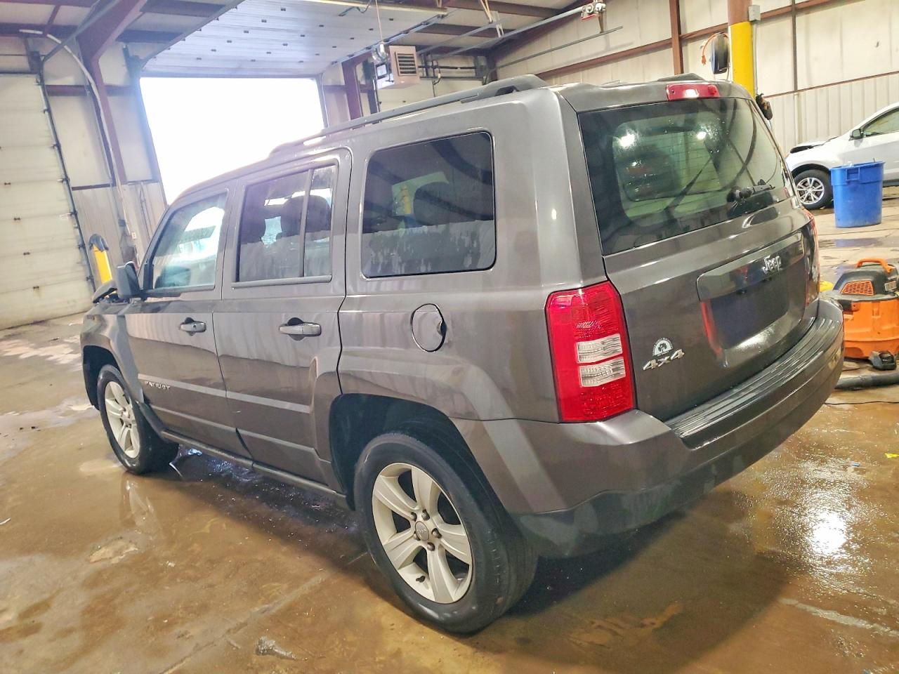 2017 JEEP PATRIOT LATITUDE photo 2