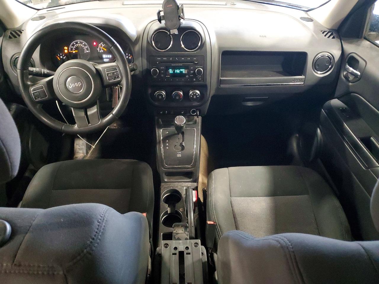 2017 JEEP PATRIOT LATITUDE photo 8