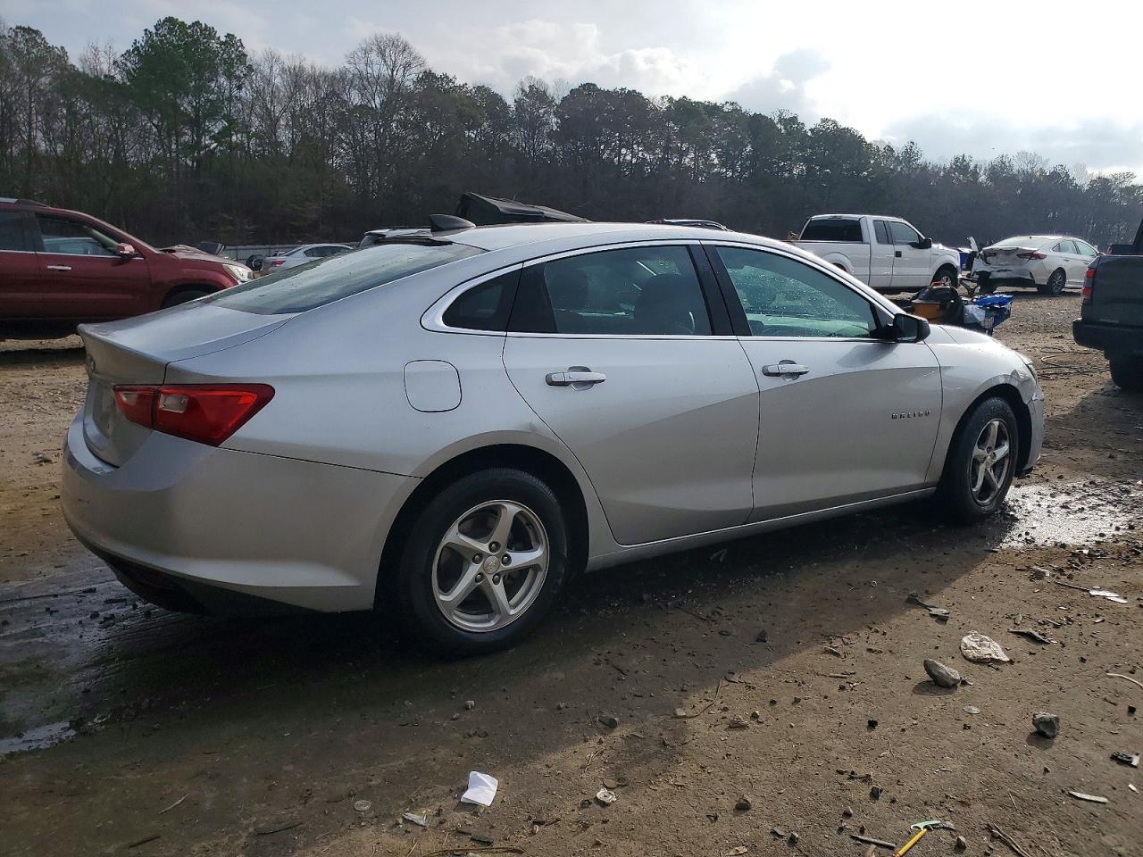 2017 CHEVROLET MALIBU LS photo 3