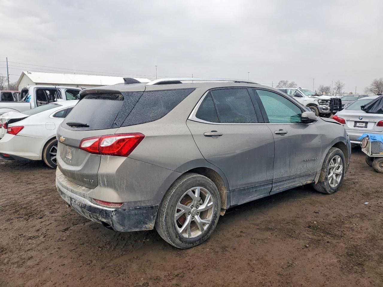 2018 CHEVROLET EQUINOX LT photo 3
