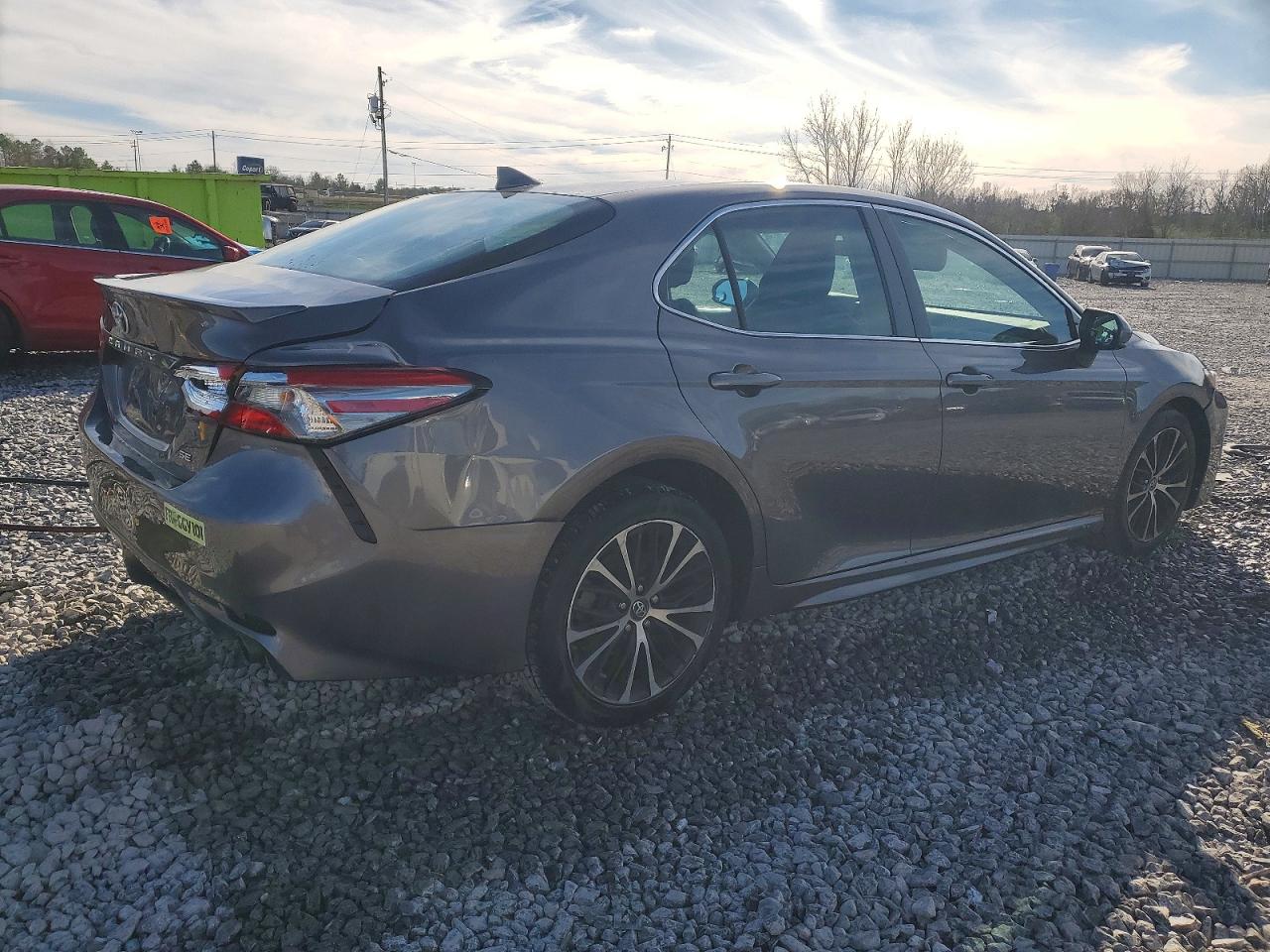 2019 TOYOTA CAMRY L photo 3