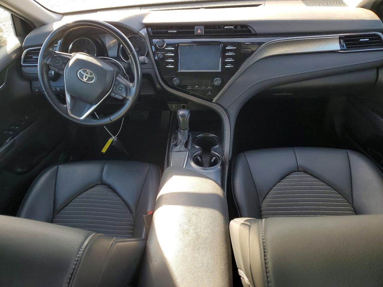 2019 TOYOTA CAMRY L photo 8