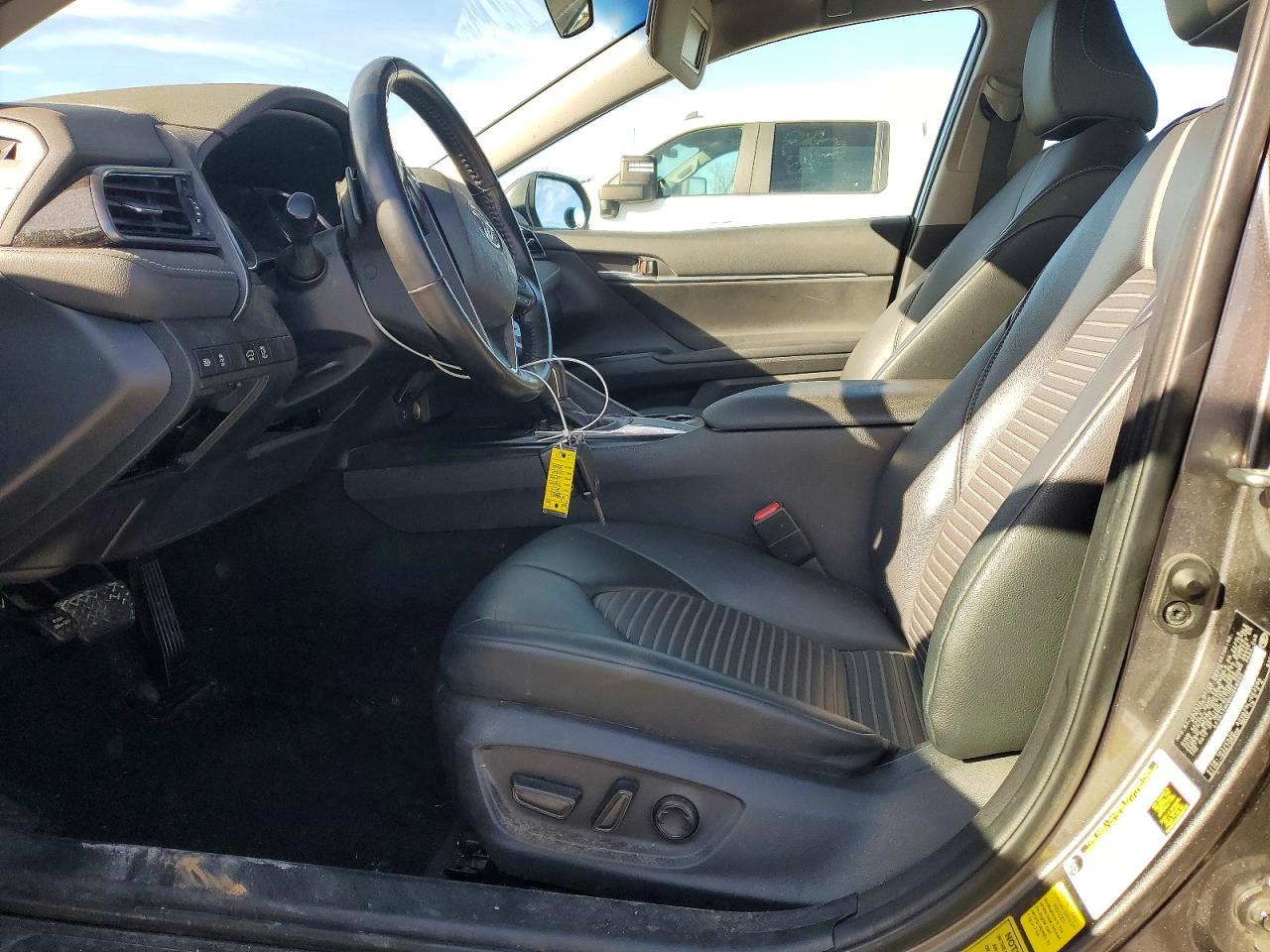 2019 TOYOTA CAMRY L photo 7