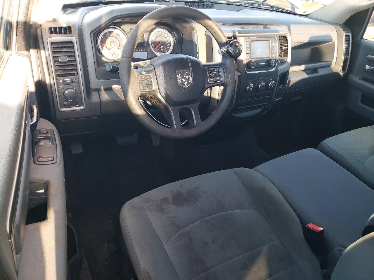 2018 RAM 1500 ST photo 15