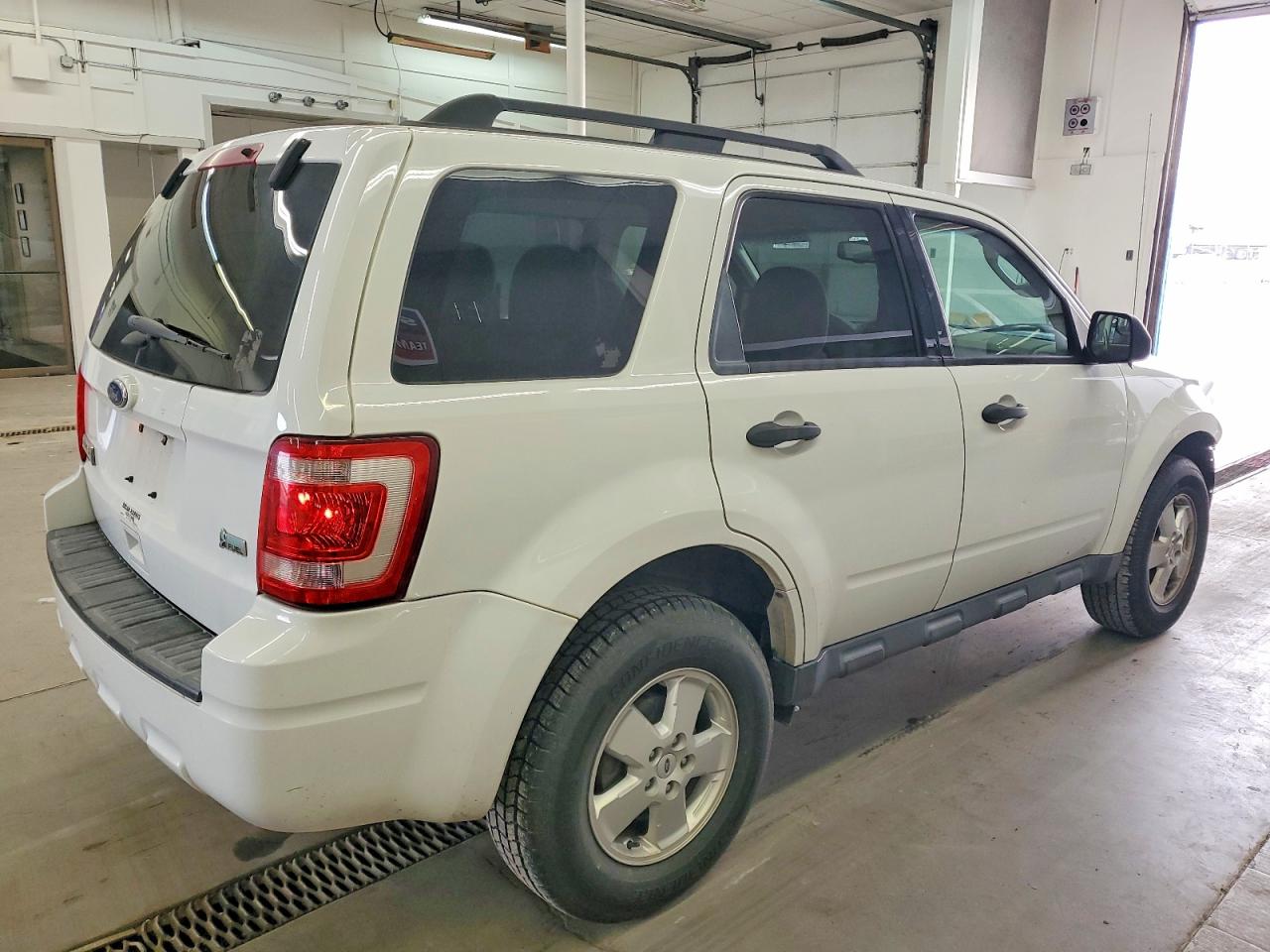 2012 FORD ESCAPE XLT photo 9