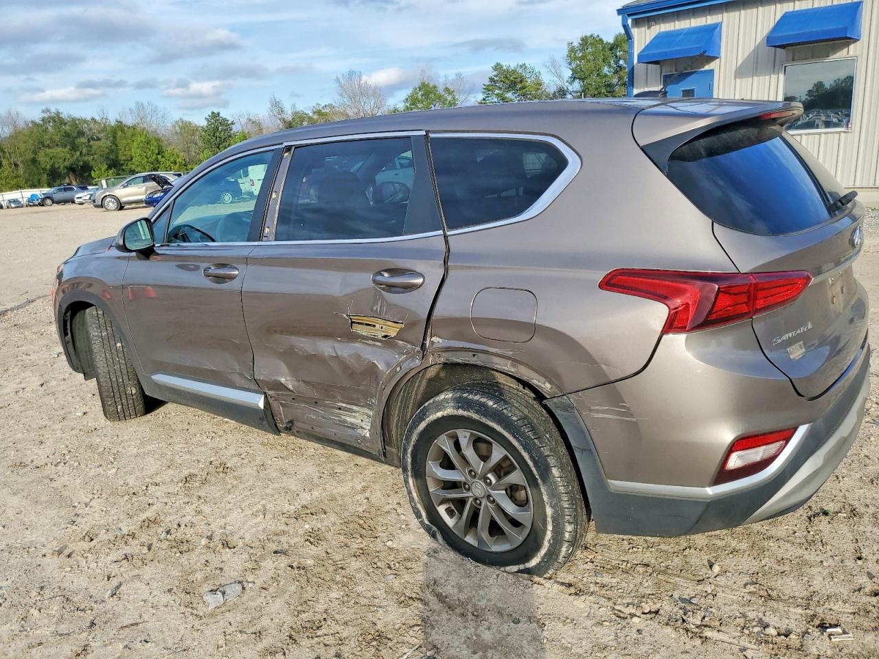 2019 HYUNDAI SANTA FE SE photo 2