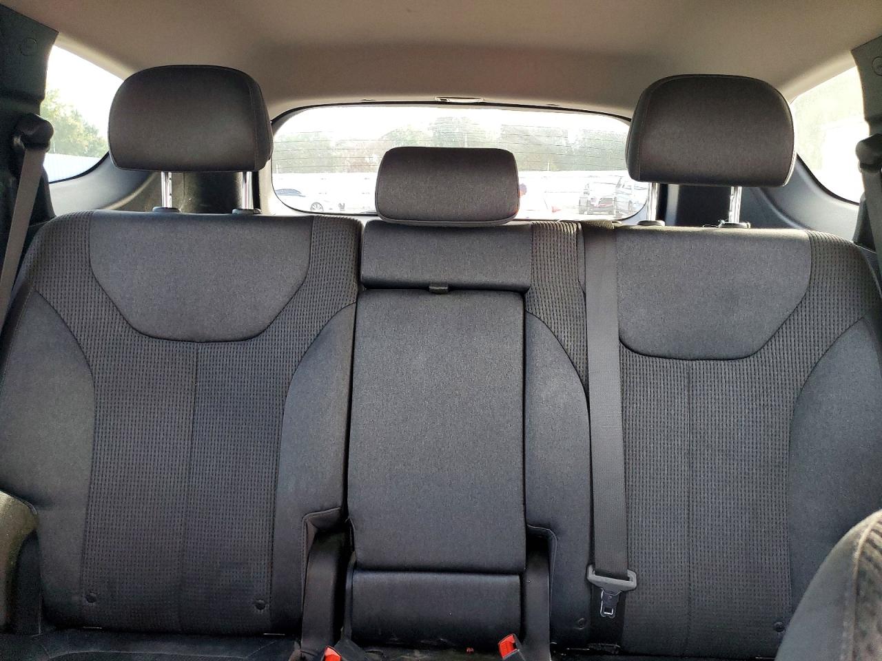 2019 HYUNDAI SANTA FE SE photo 10