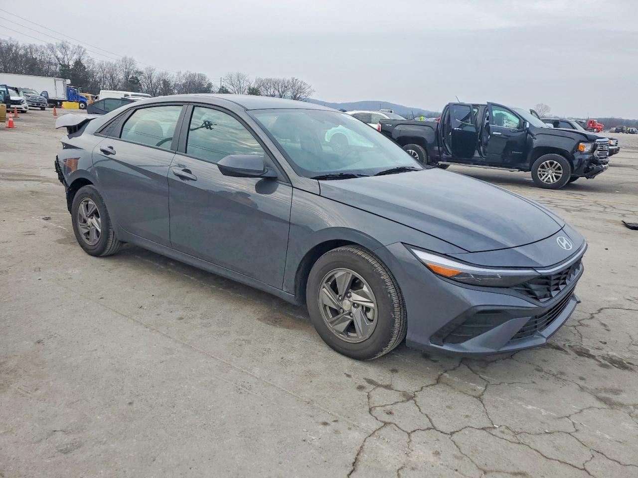 2024 HYUNDAI ELANTRA SE photo 4