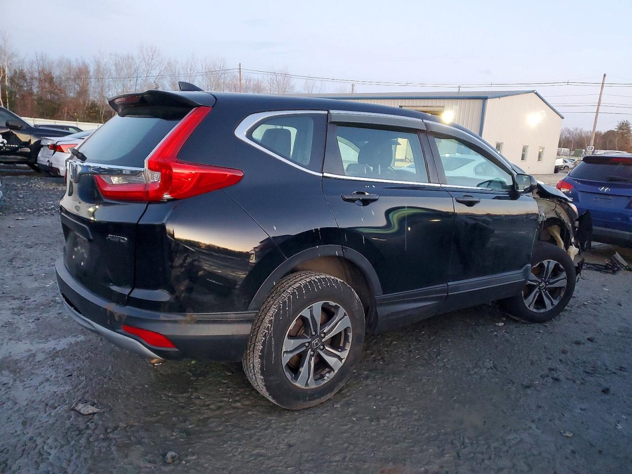 2017 HONDA CR-V LX photo 3